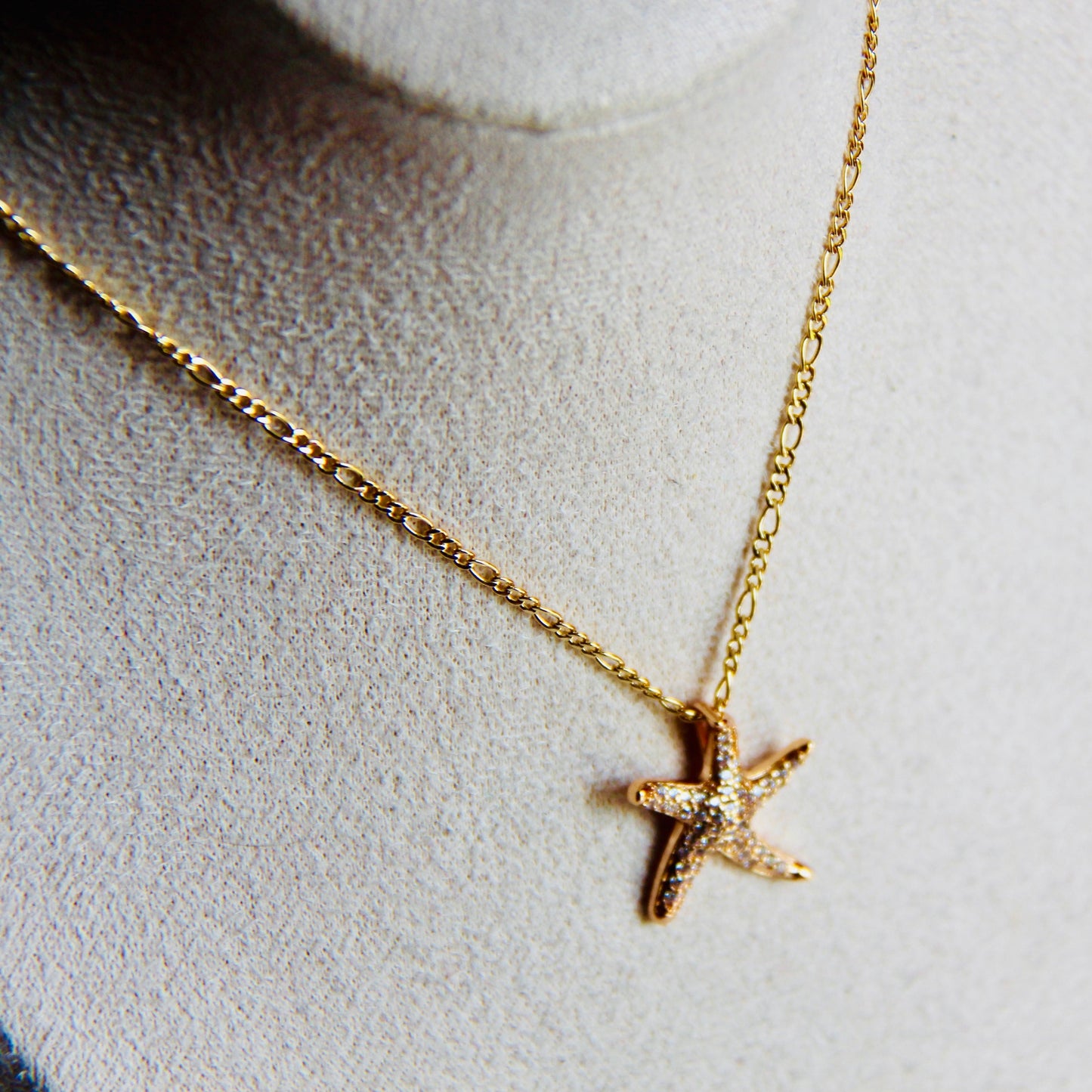 Star Necklace - Gold Fish