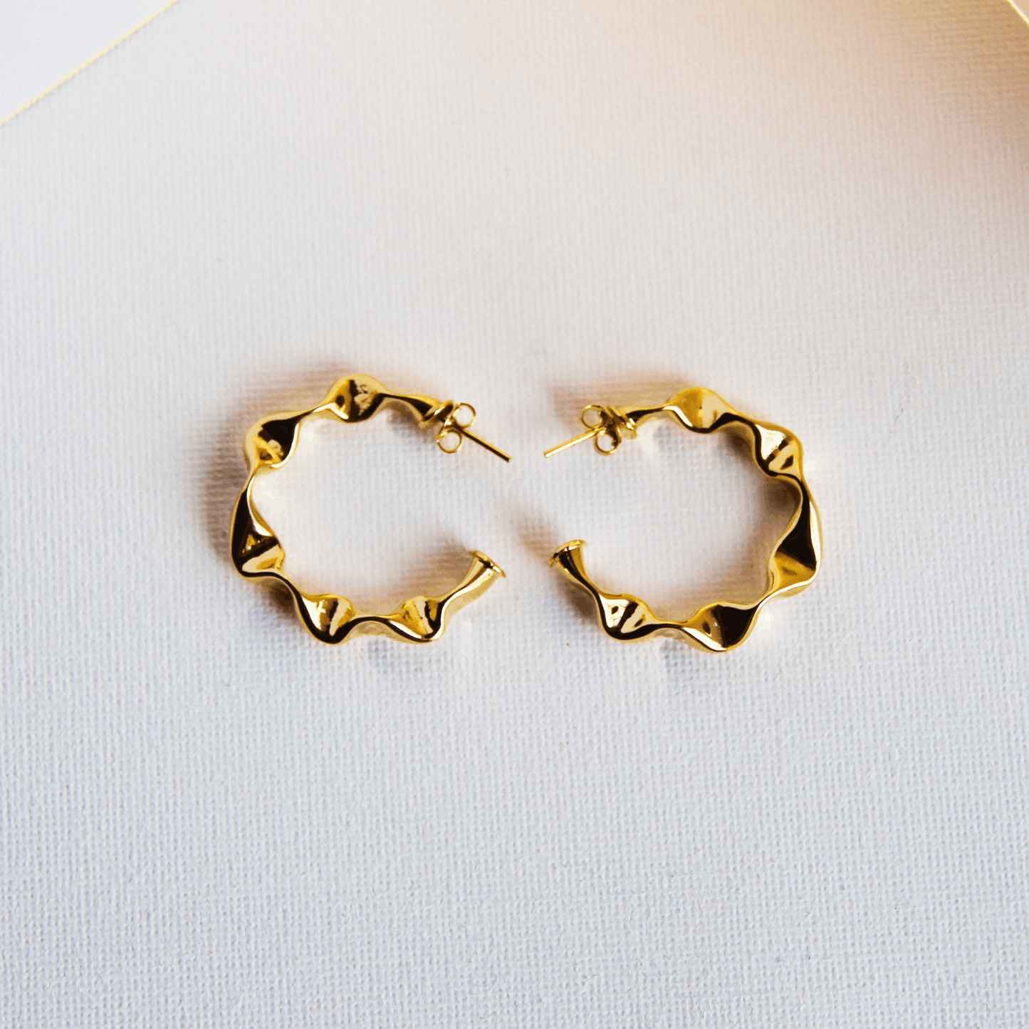 (PreOrder)Moon Hoops -Gold Filled