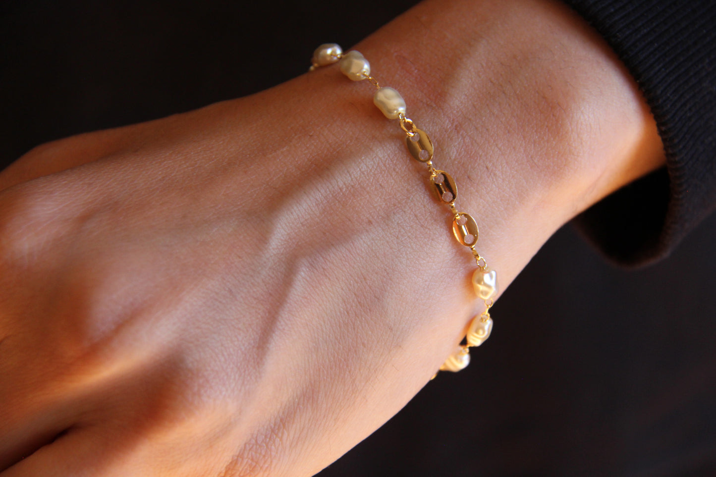 Link Pearls Bracelet - 7.5"